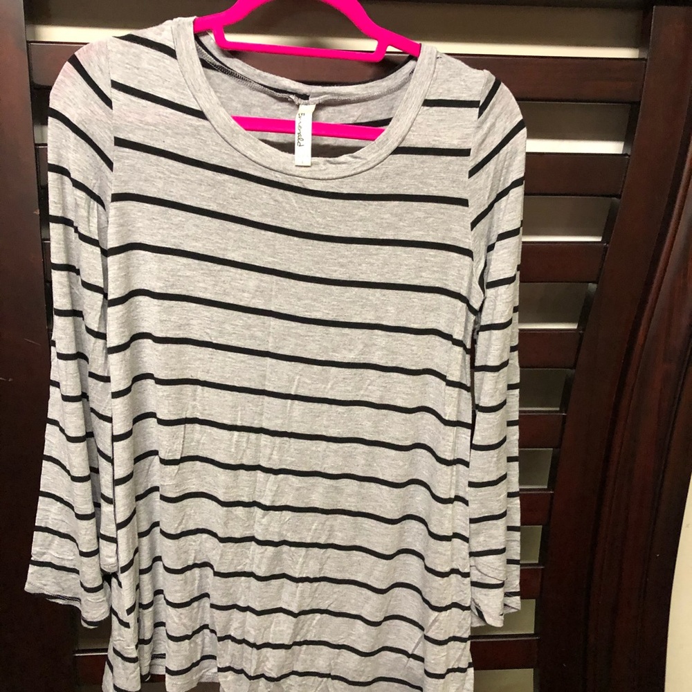 Slightly Used Emerald Grey & Navy shirt